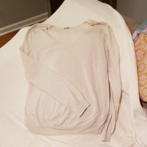 Gap sweater